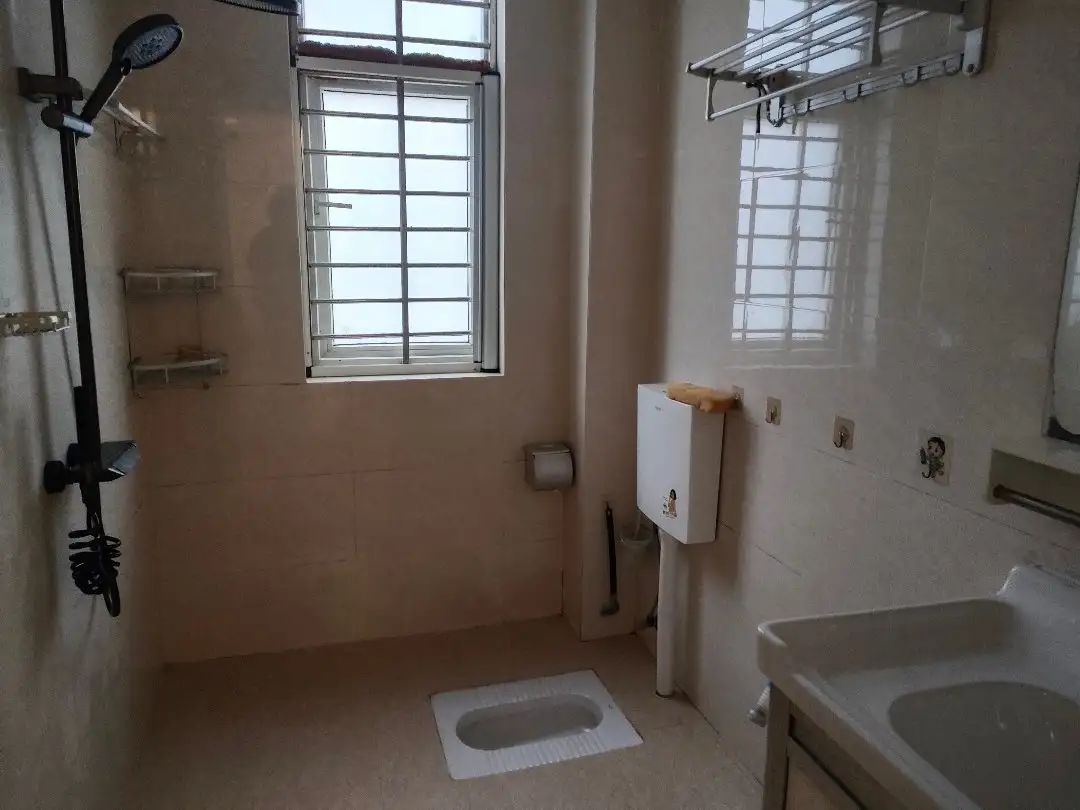 捡漏，新三中门口，汉江景苑，血亏20多万，小高层，电梯好楼层，