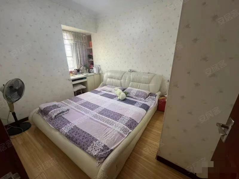 154，亏本出售，和合国际，，电梯17楼，精装三房，东边户，单价5200，证件有惊喜