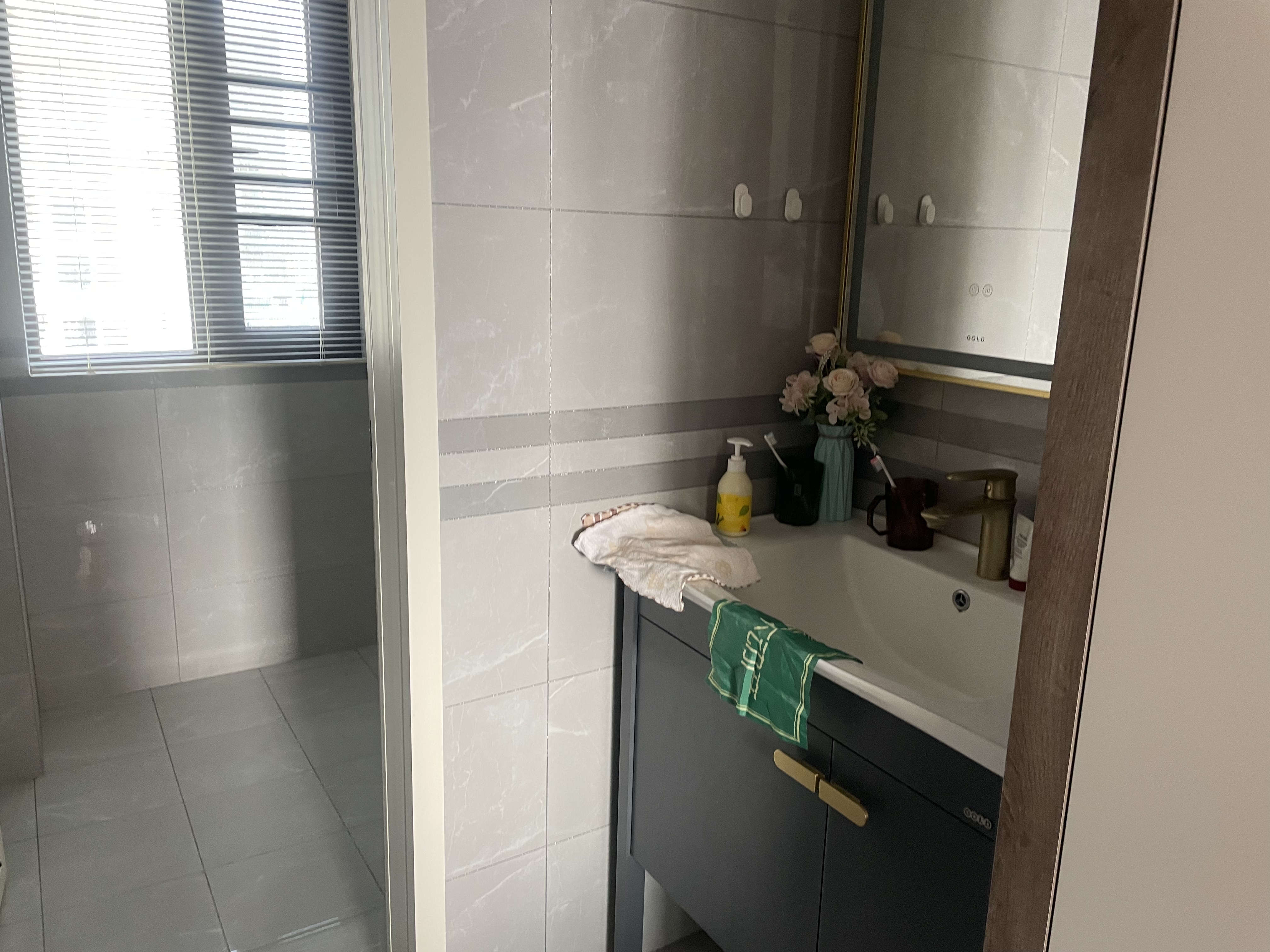 城南领秀城.精装三房.现代风格.边户.视野好采光好.小区绿化环绕.拎包入住