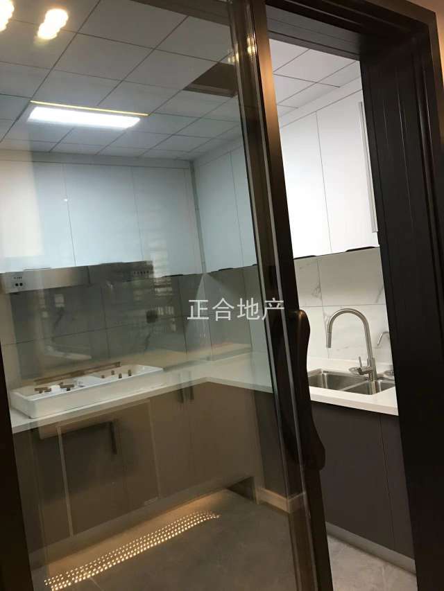 豪装豪装！！领秀城大三房，看中可谈~