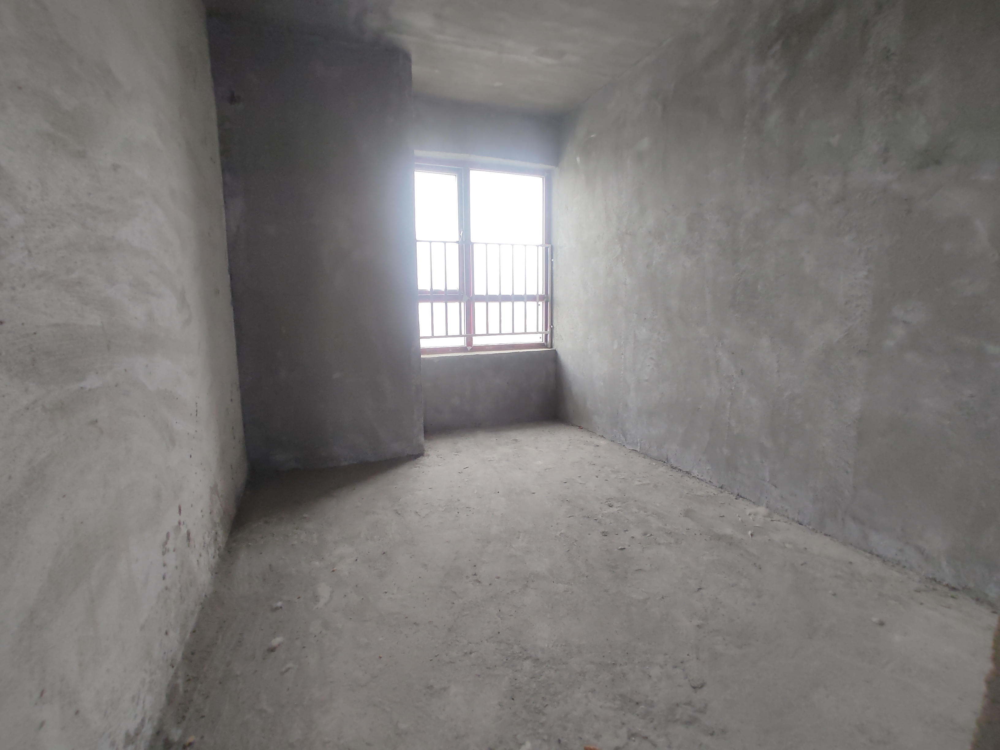 沔阳公馆.毛坯大三房边户.南北通透.小区环境好.看房方便