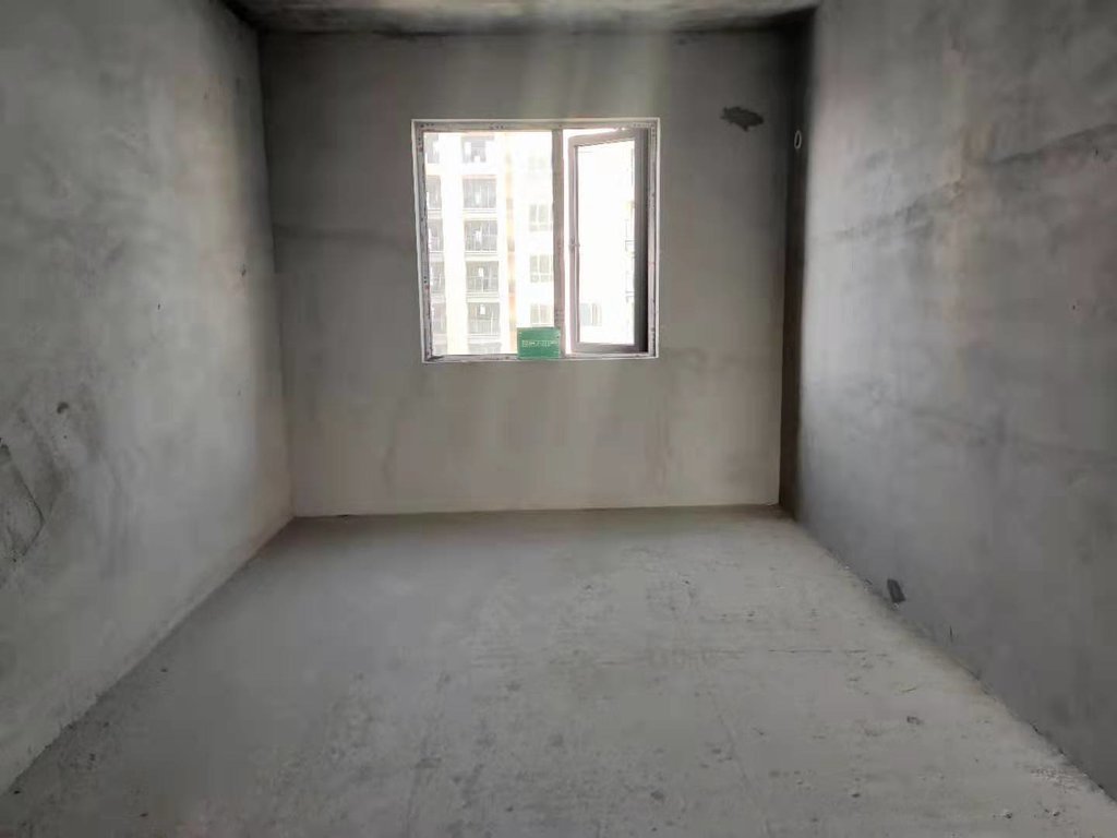 环球 城毛坯三房看房方便可按揭业主诚心出售