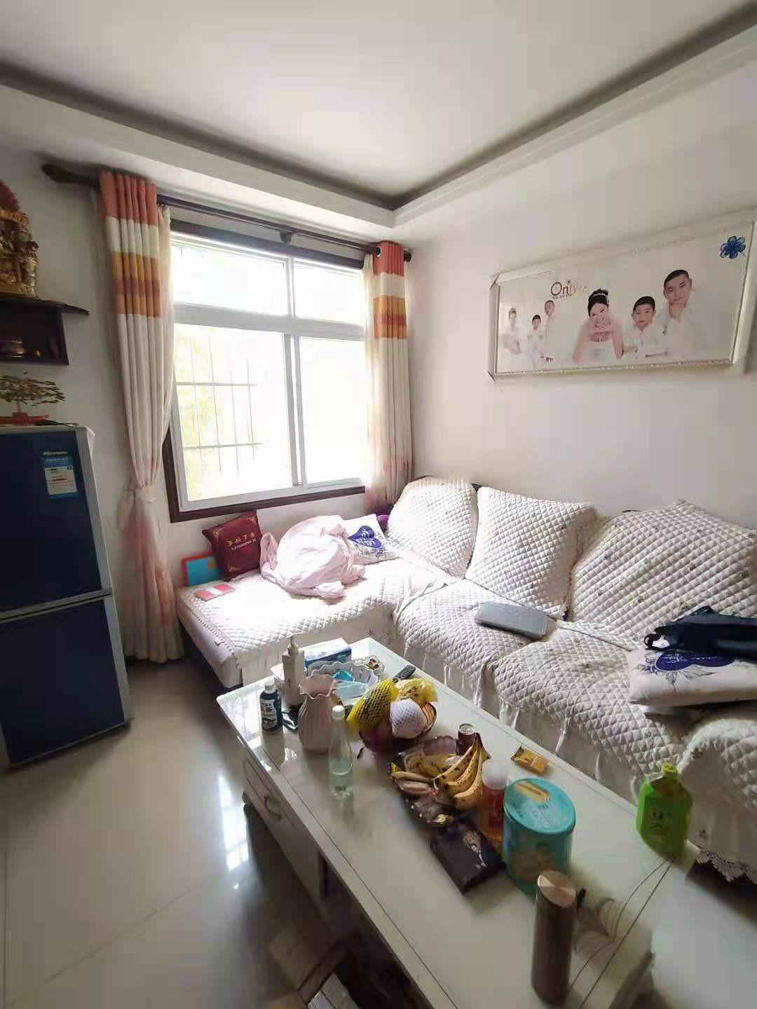 各自付税，看房方便，房主急售永和小区精装2室2厅1卫1阳台