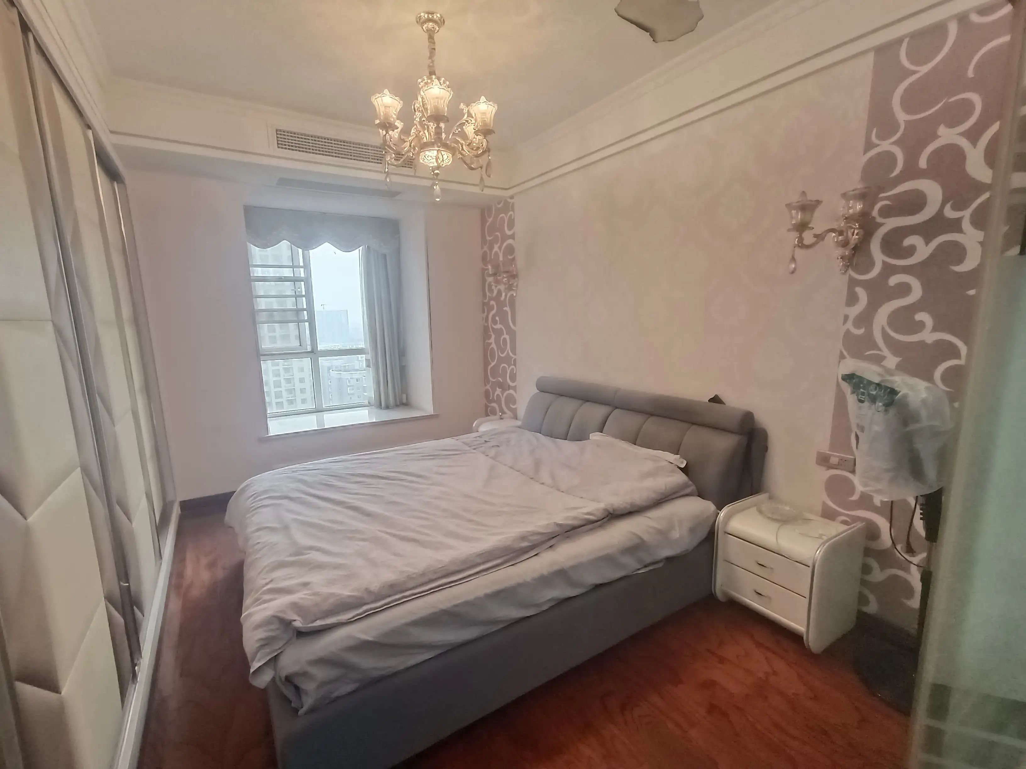 城南新三中旁，元泰精装大三房，中央空调，拎包入住