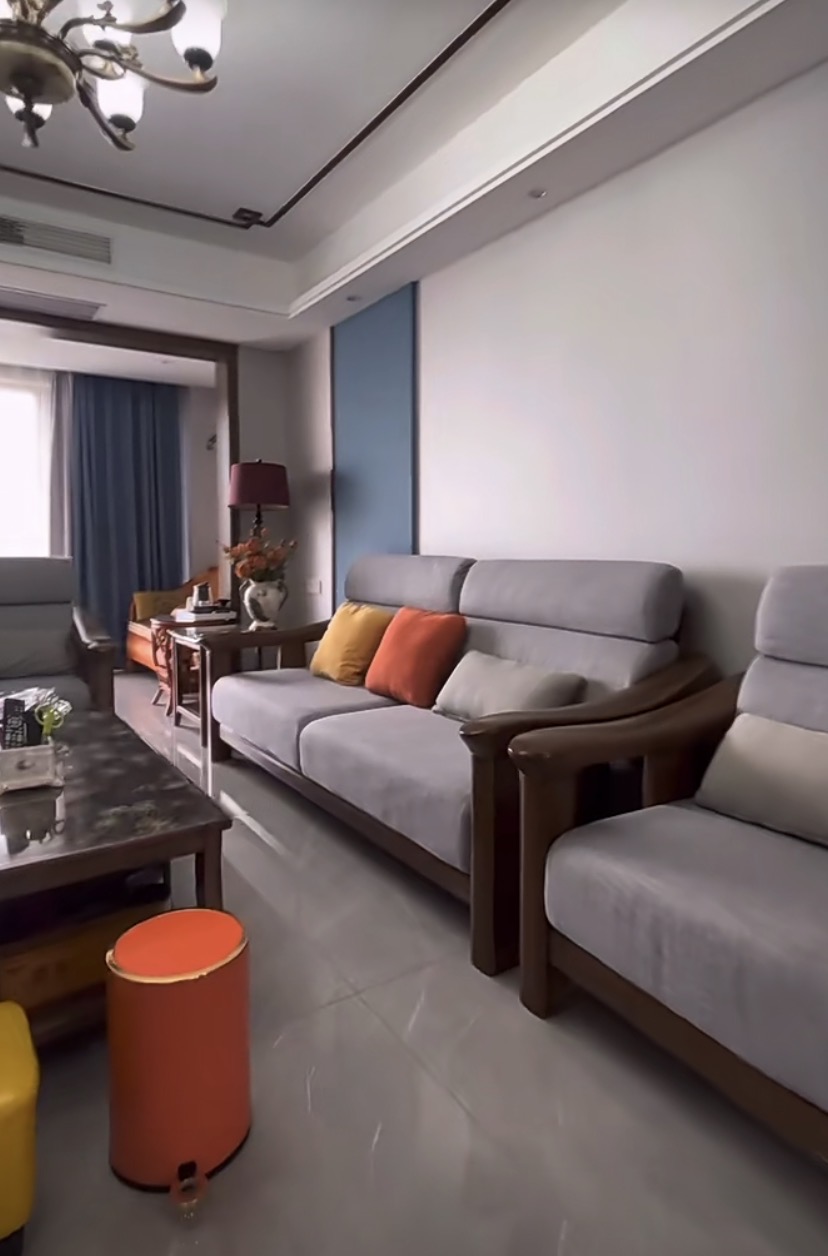 418，满庭春六期，边户， 单价4500，全屋实木家具 ，9成新装修，证满二