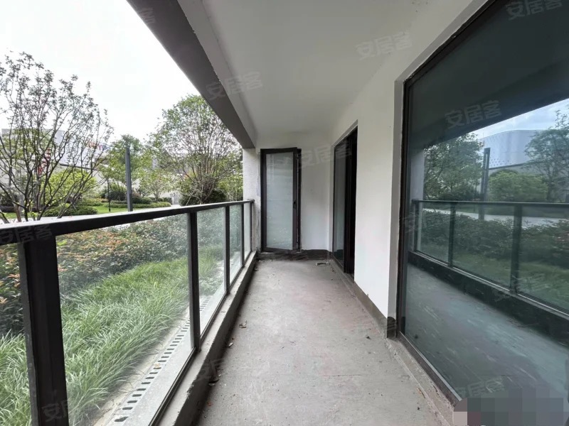 385，捡漏，吾悦广场，单价4435，比补贴完1000都划算 ，边户 ，总价58万 ，包满二，急售