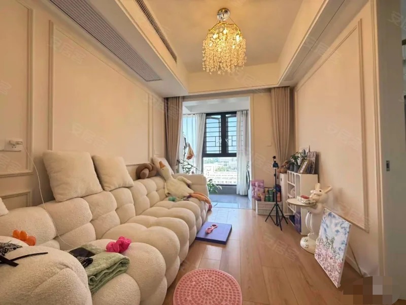 431，城南，荣怀，温馨精装两房，拎包住。好楼层15楼，小高层