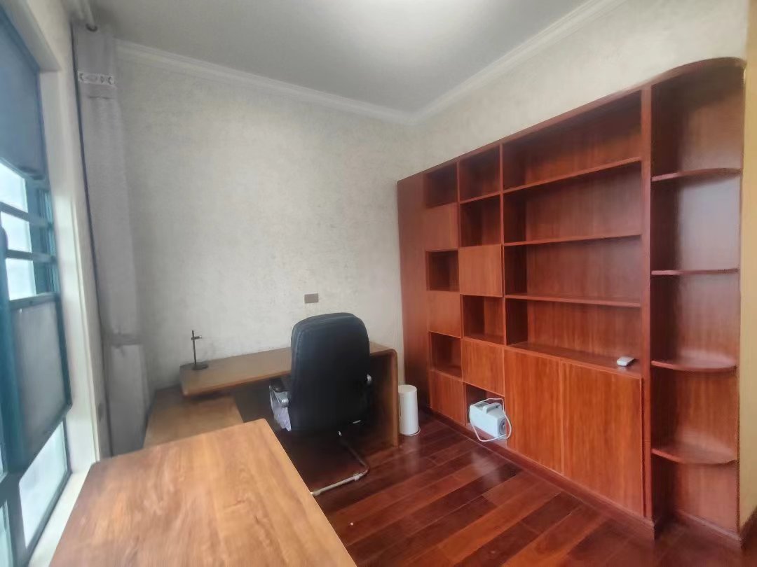 德政金园香榭里北.精装三房两卫.带露台.证件满二.看房方便