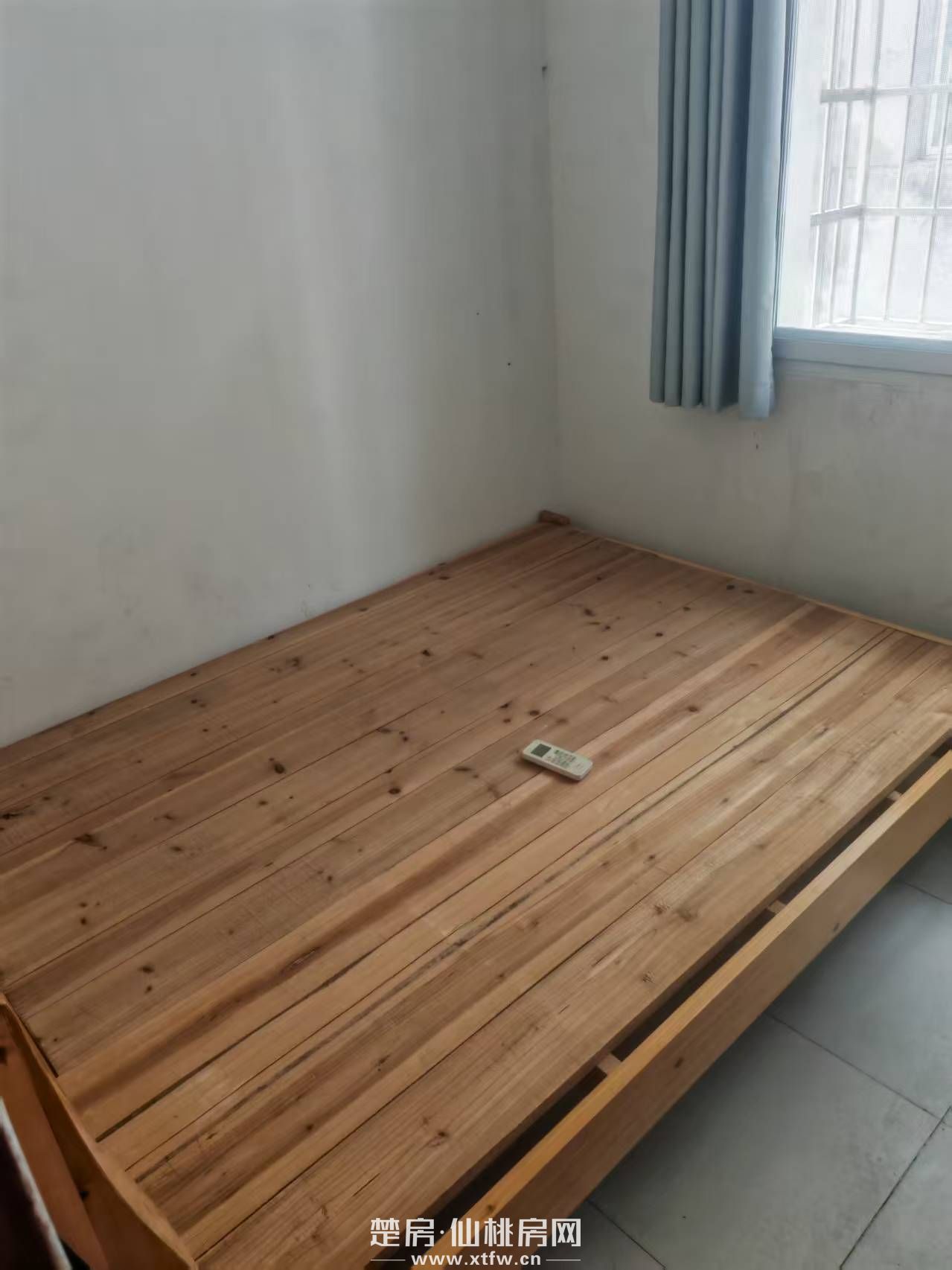 仙桃中学、富迪三友生活广场附近50米，汉江学生公寓