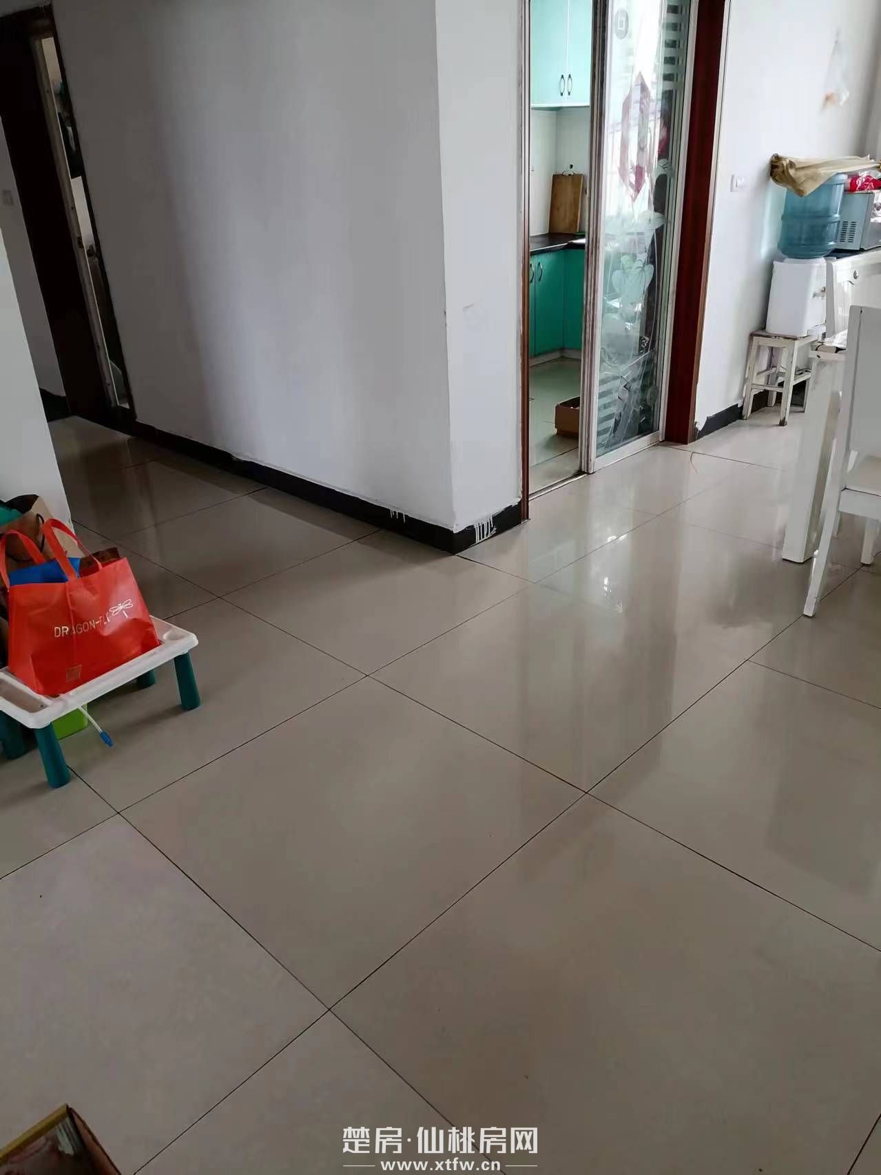 优质好房，上学购物出行便利，性价比高