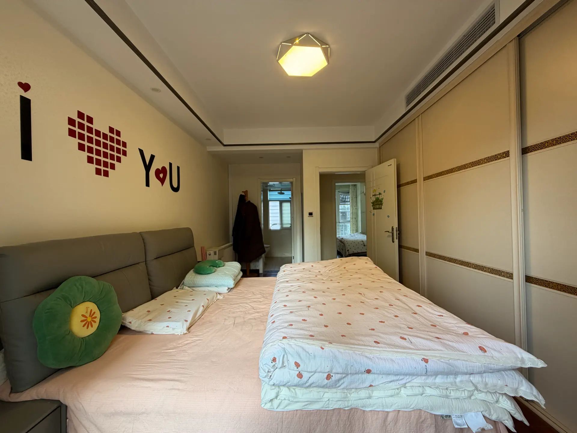 城南，福星城，单价4600+，全屋品牌，全屋暖气片，装修保养新，证满二