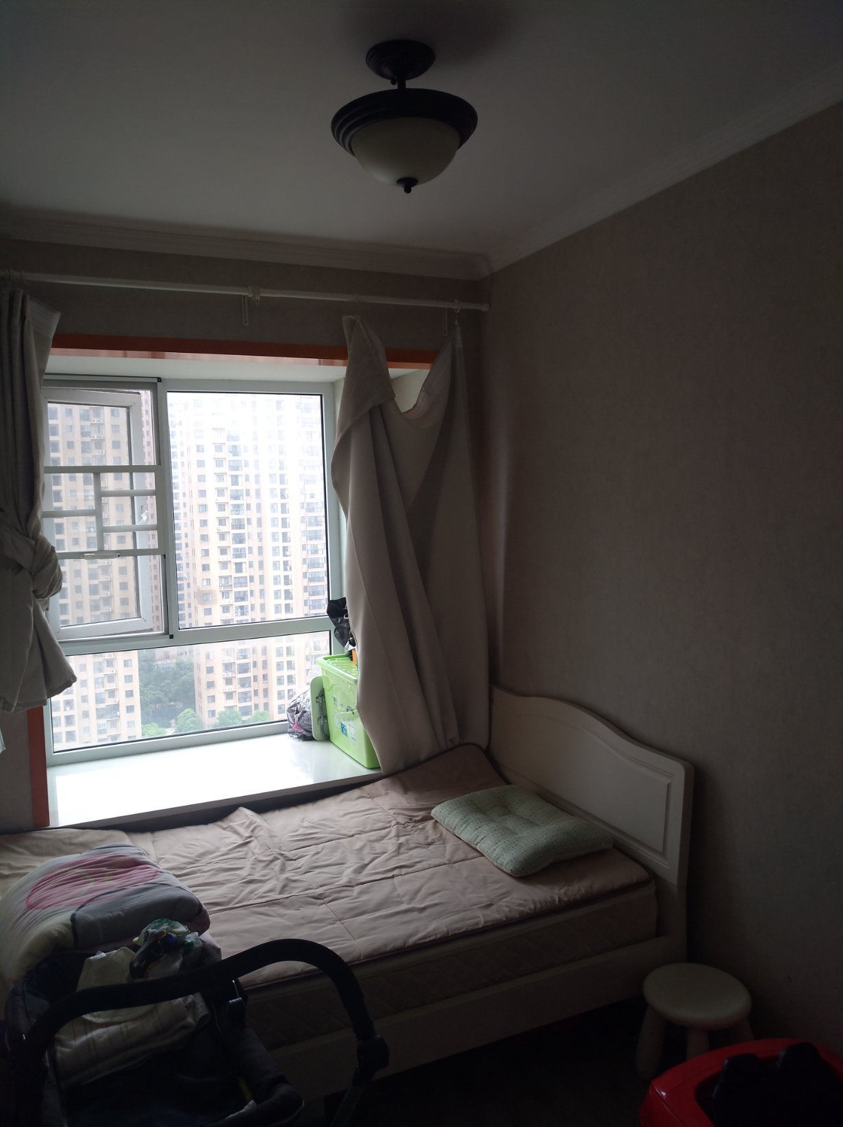 和合国际豪装两房，对面就行仙桃一中，中央空调