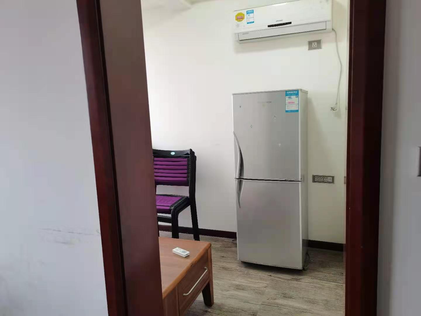 新城壹号朝南办公装修三房诚意出售