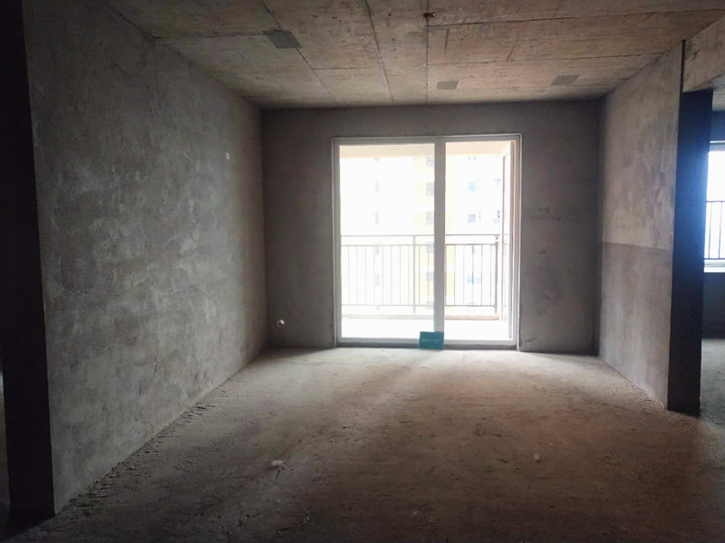 满庭春 毛坯小三室