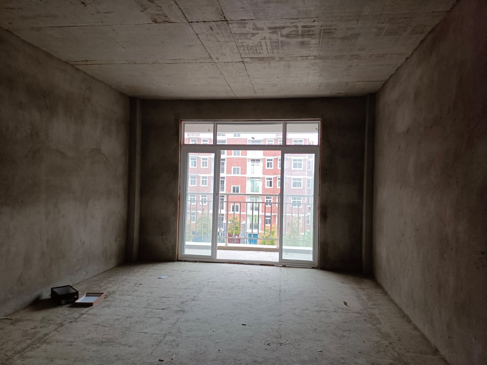 杨岗社区还建房，新沔中旁，南北通透，送地下室