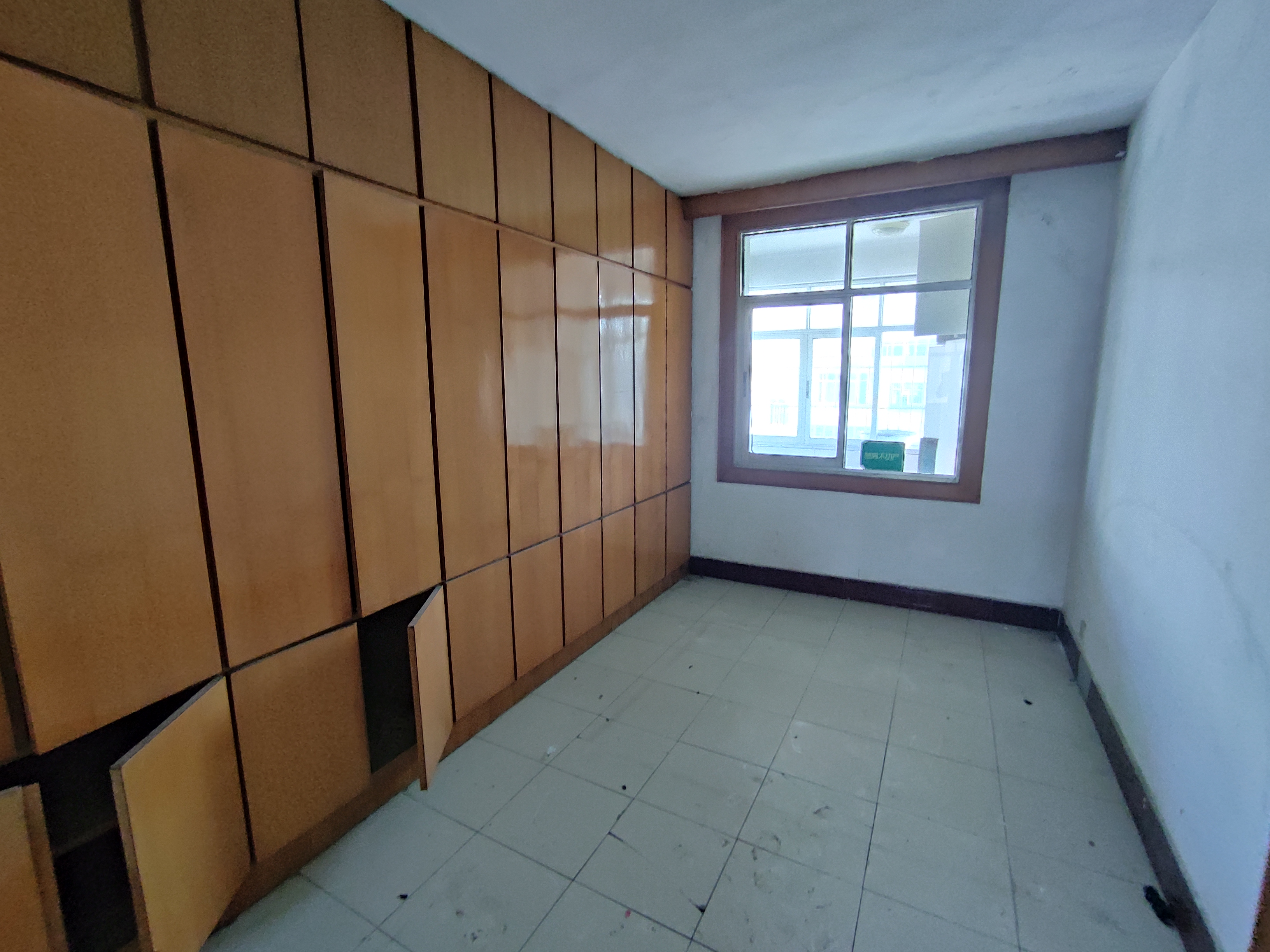 武商附近建材小区宿舍简装大三房户型通透采光优质证件齐全满两年