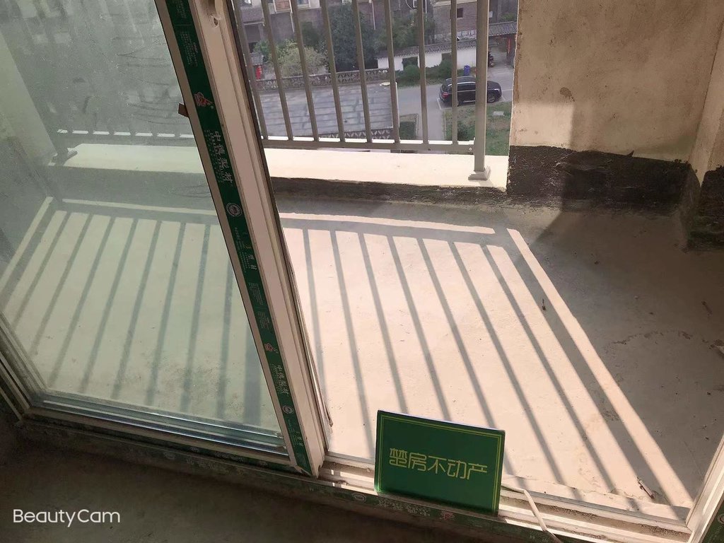 水云间.毛坯三房.中间楼层.证件满二.看房方便