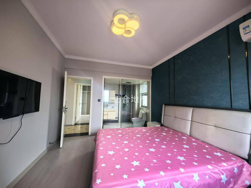 锦绣江山，边户，电梯好楼层，精装三房，单价5200+，看中谈，满二.