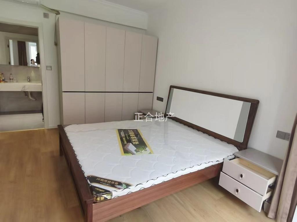 房东诚心出售，城南，荣怀，精装两房，保养成色新，采光好