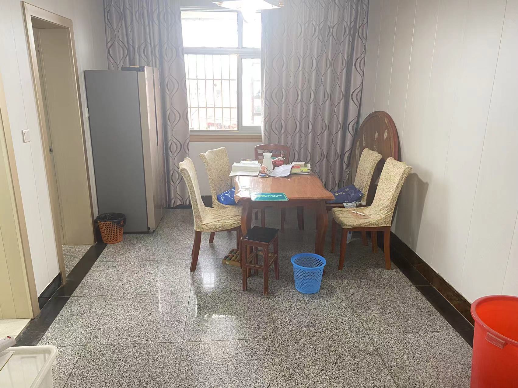 复州花园精装三房周边配套设施齐全出行方便业主诚心出售