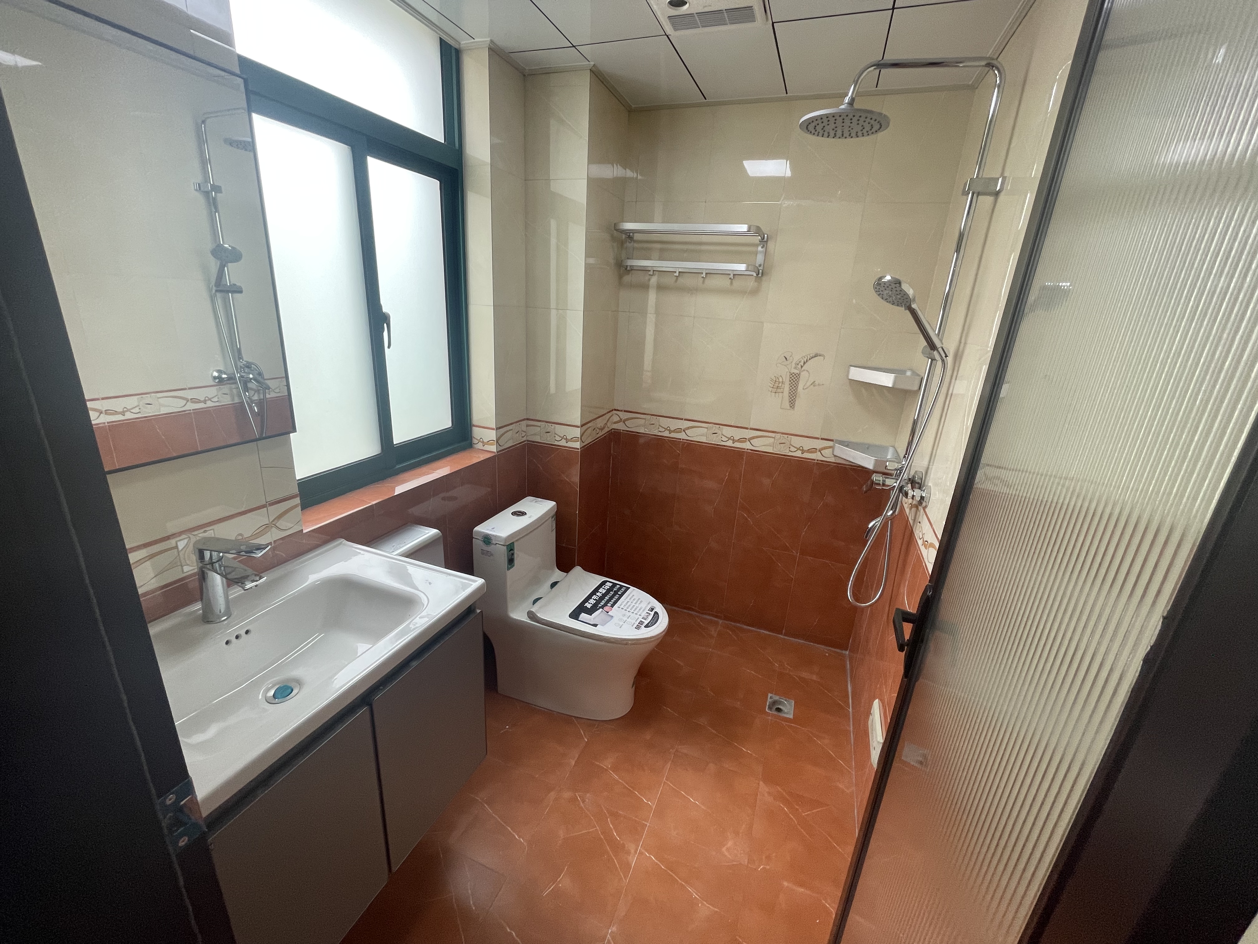 明珠豪庭花园小区电梯小洋房装修新沃尔玛对面看房钥匙