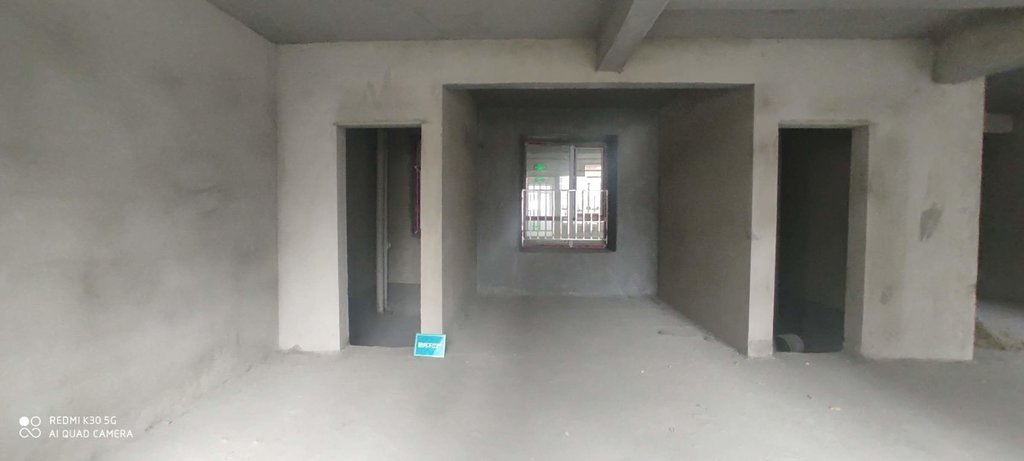 沔阳公馆毛坯三房出行方便楼层可以