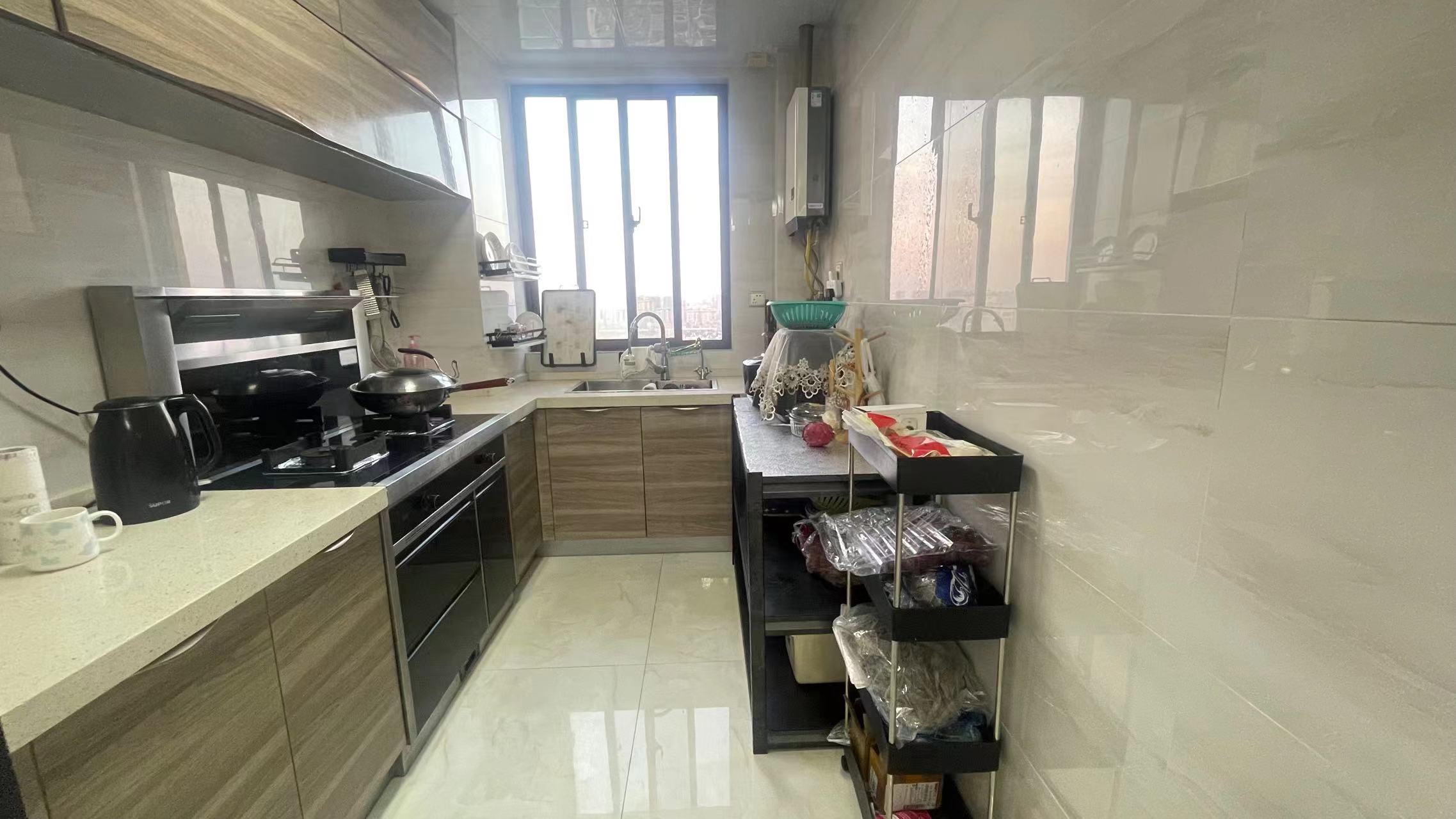 御台公馆.精装三房.房子成色新.看房方便