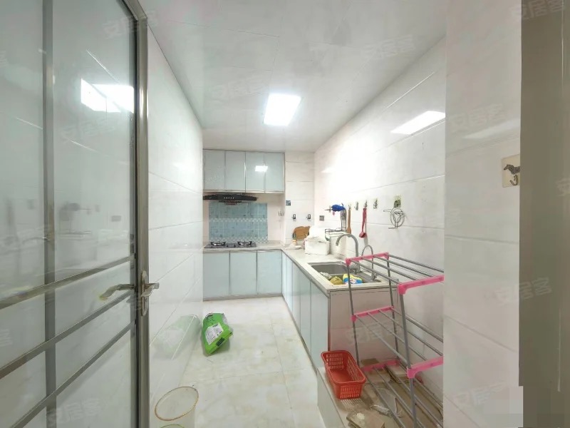 元泰未来城A，精装3室2厅，单价5000，好楼层，元泰三中，户型采光好