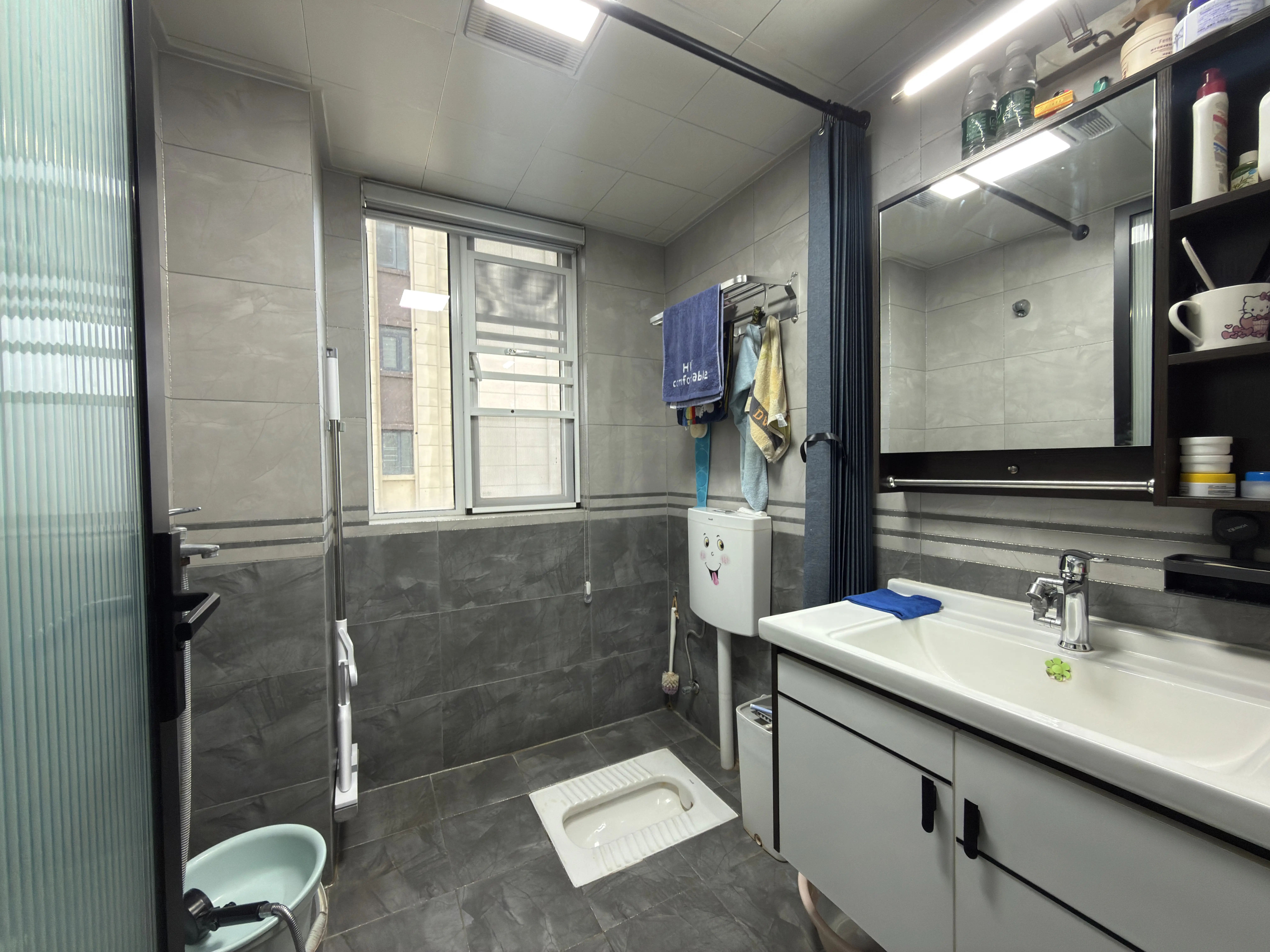 诚心出售，城南，蓝天新城，人车分流，电梯中间楼层，满二，拎包入住