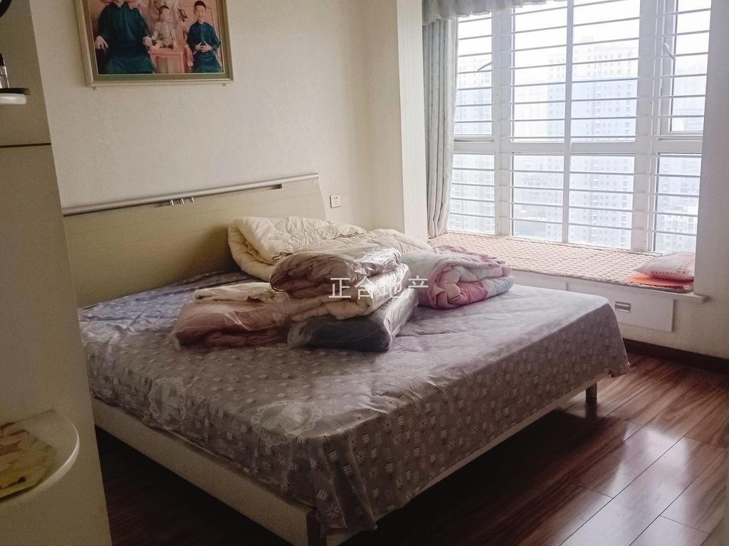 城南，福星城，精装二居室，电梯好楼层，证满二，诚心出售