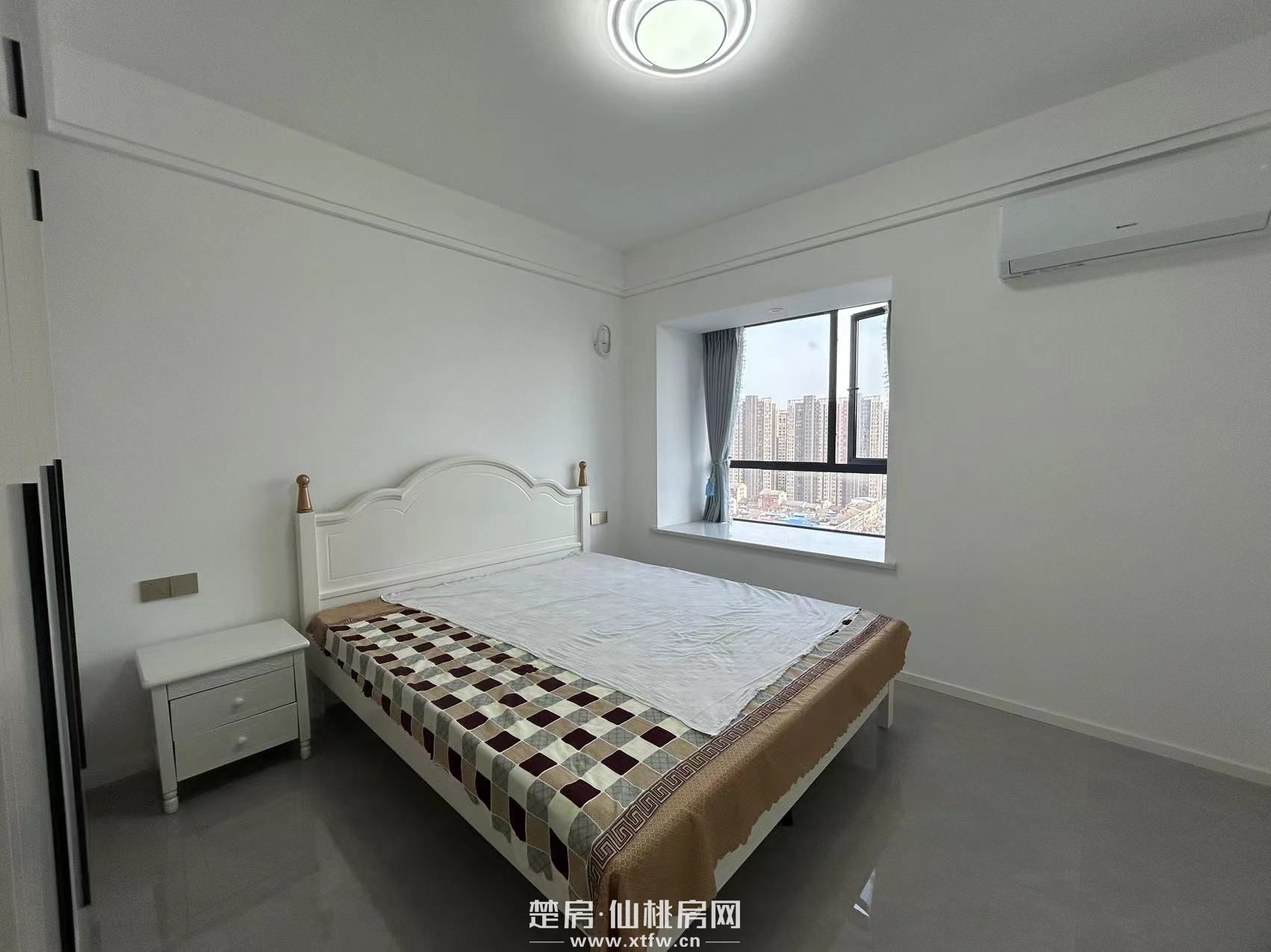 四中附近，两房精装修，视野非常好