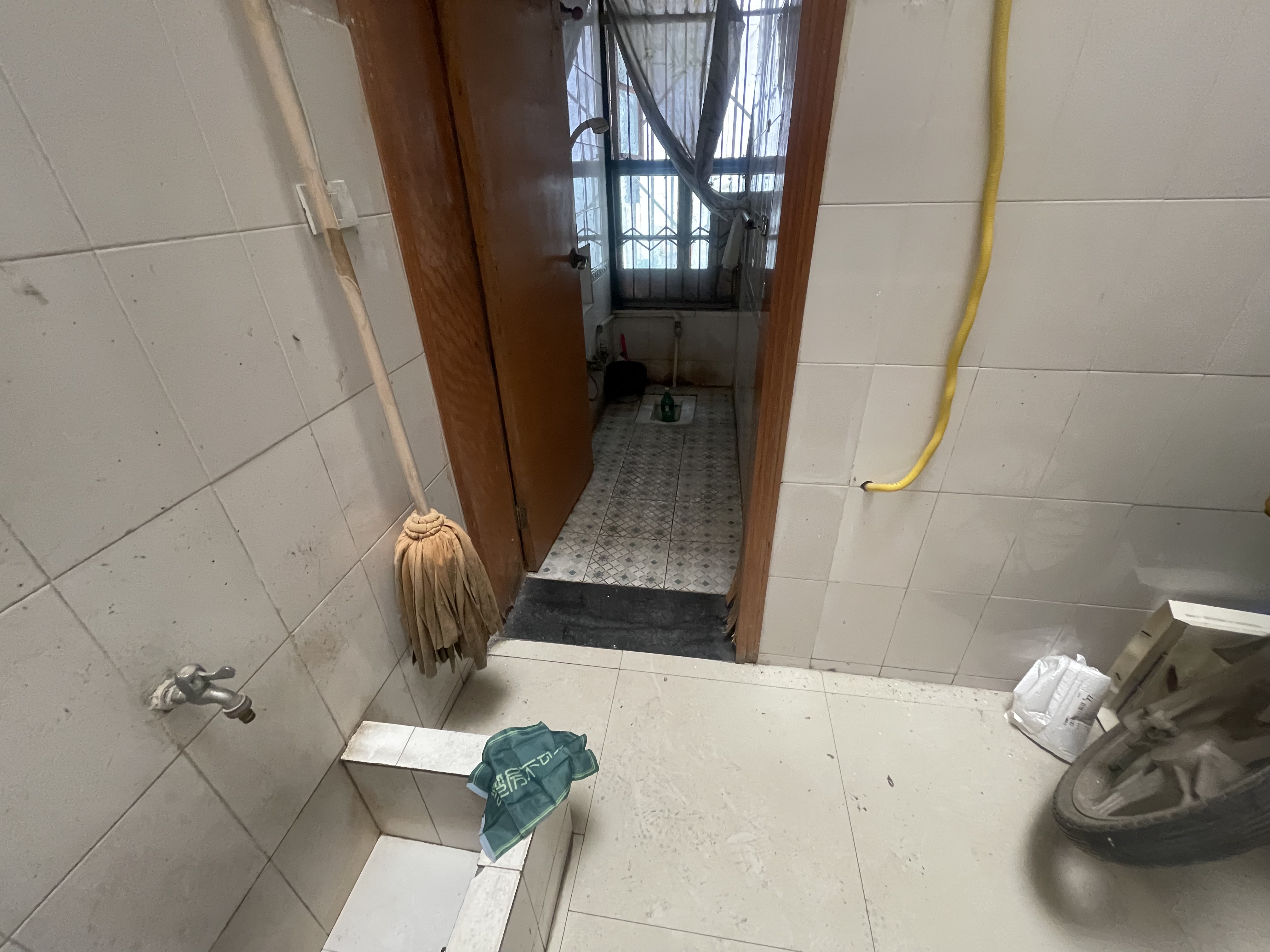 中百对面.大洪社区私房.不动产证在手.好养老好陪读好停车