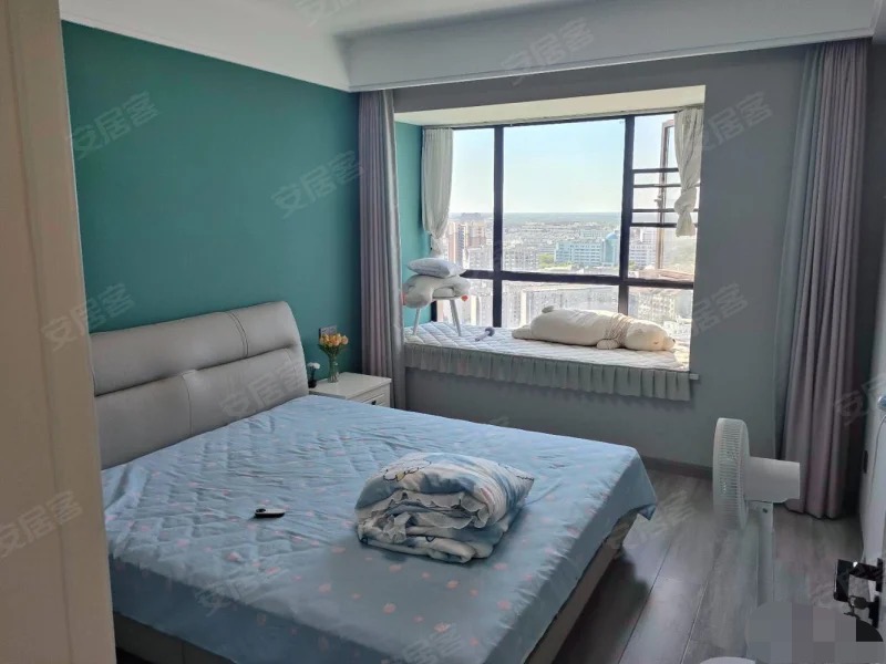 捡漏，御湖世家，精装大三房两卫，9.9成新，好楼层。拎包入住