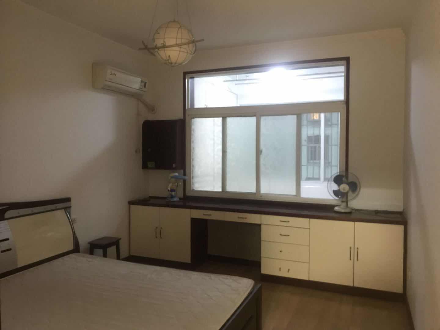 财政局安达小区大三房，送地下室