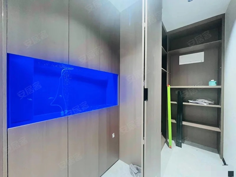 急售，，城南，吾悦小高层，1梯1户，大平层，全新精装修，精装大四房，