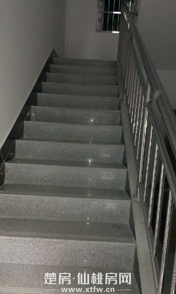 西桥菜场对面300米一室一厅（有崭新空调、热水器）出租7/7