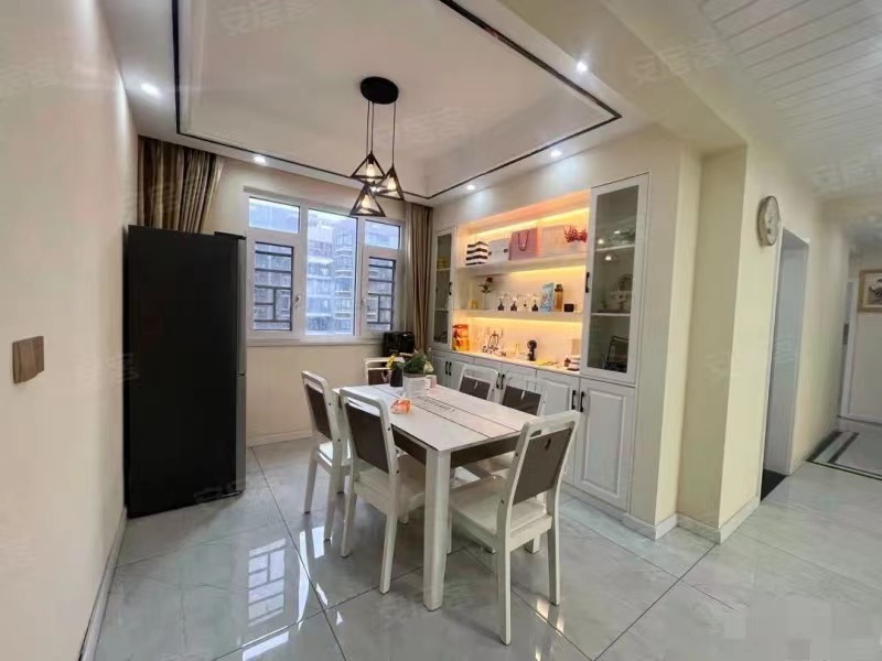 248，业主亏本出，世纪雅园,单价4800，精装四房，边户，9成新装修，南北通透，电梯小高层