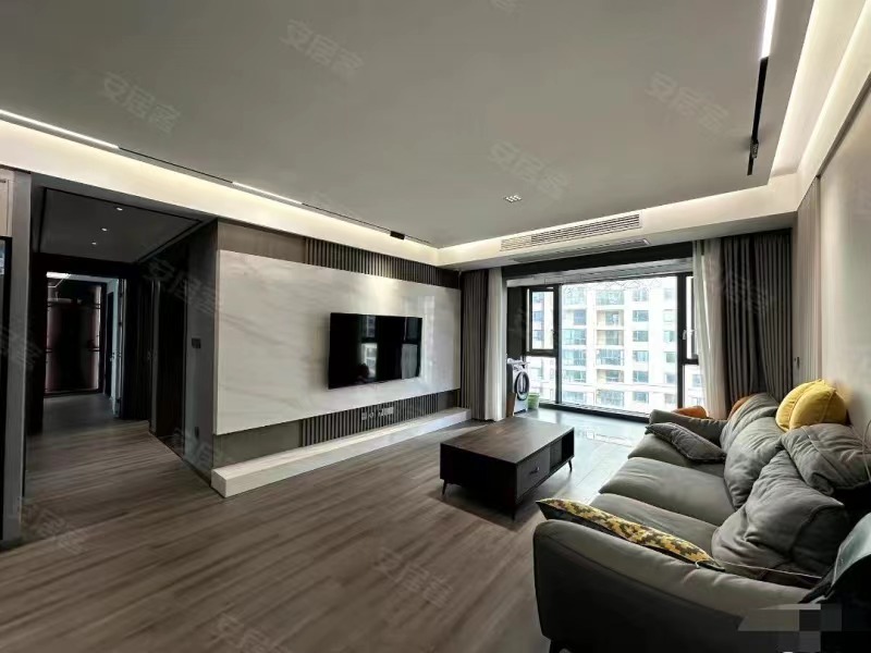 沔阳清华园，小高层，精装三房， 成色新， 好楼层，边户，双阳台设计，下楼就是新二中二小