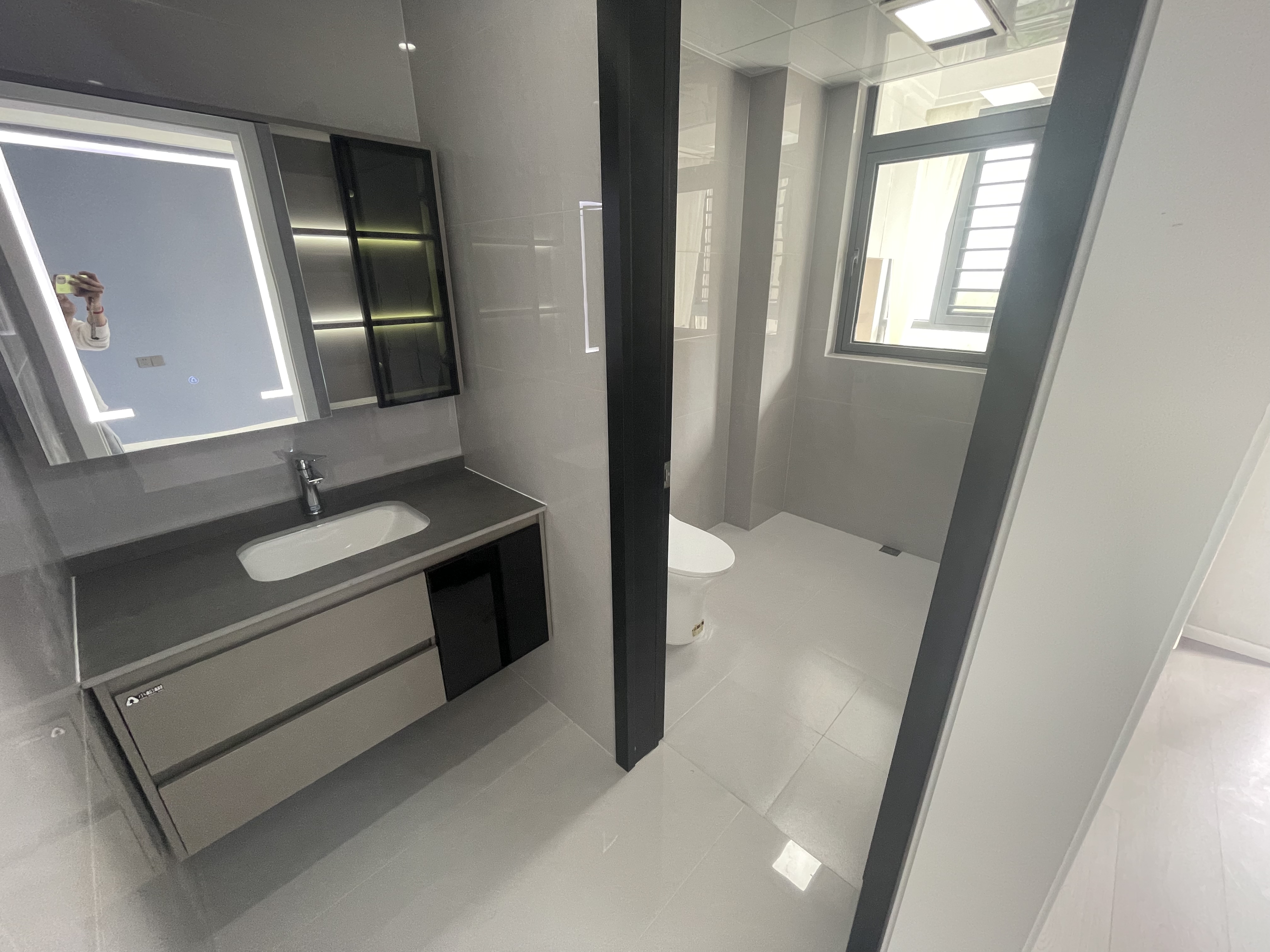 紫润尚城三房两卫全新装修大阳台采光好满二