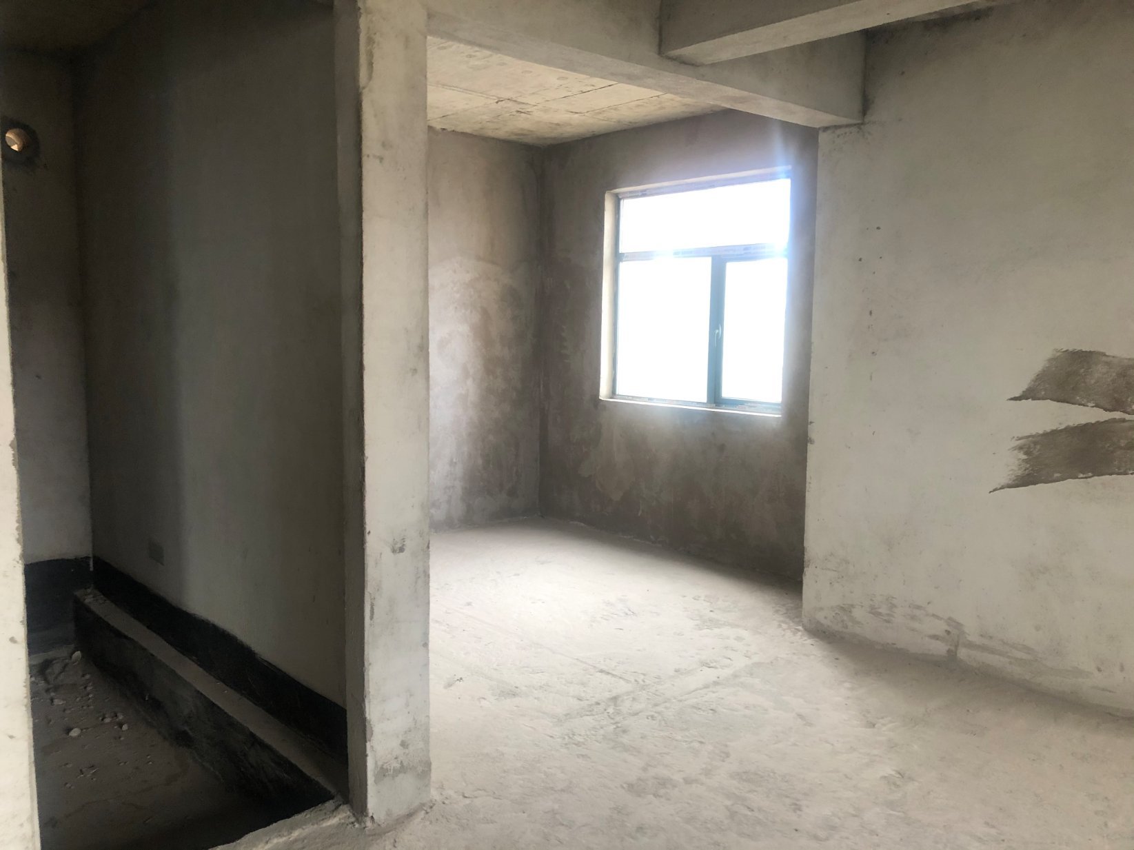 新城壹号5期毛坯顶楼不动产证在手3室2厅2卫