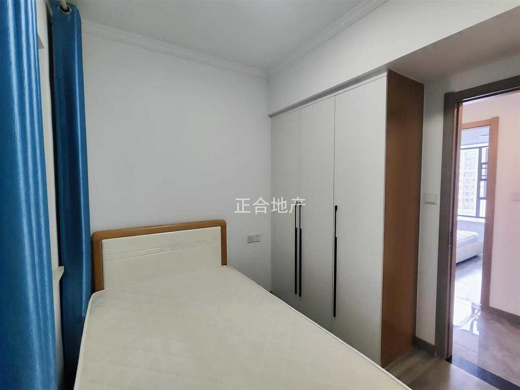 降价了，诚心一口价，城南，森林国际翡冷翠，电梯好楼层，精装三房二卫，下楼就是新二中二小，