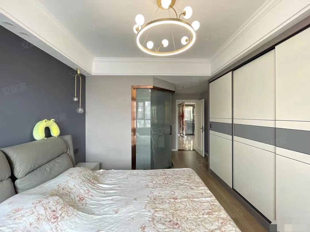 城南，沔阳公馆，精装四房两卫，小高层，全屋品牌家电家具，证满2