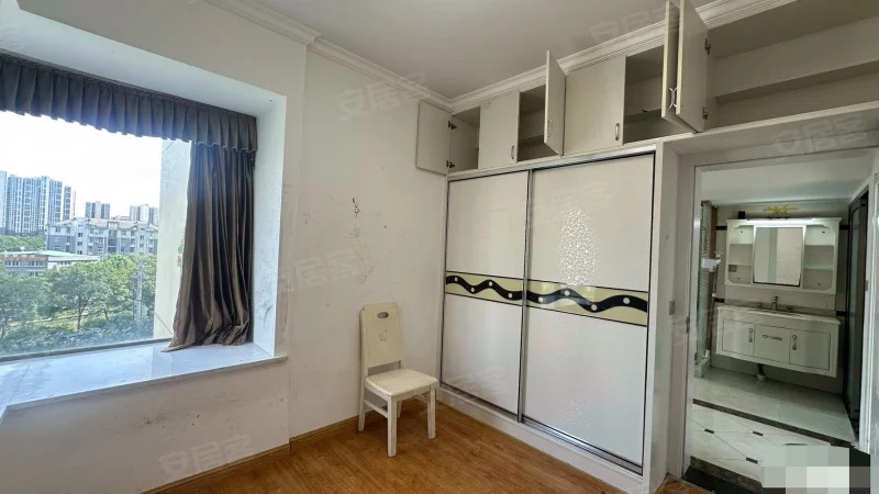 捡漏，城南，南国明珠，精装4房，单价4字头。诚心出售