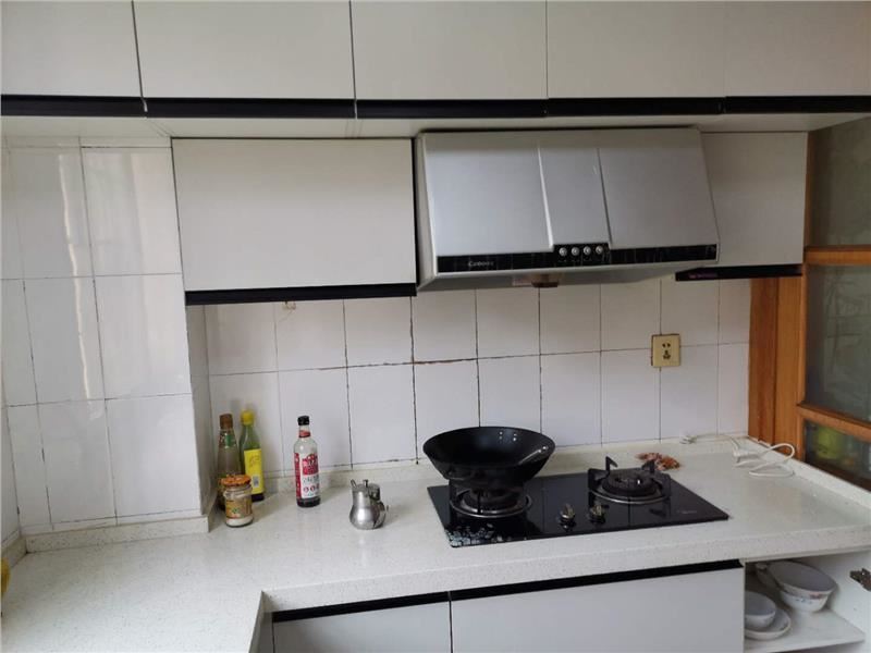 仙桃 附近德政园步梯好楼层3房2厅出售，拎包入住，朝向好