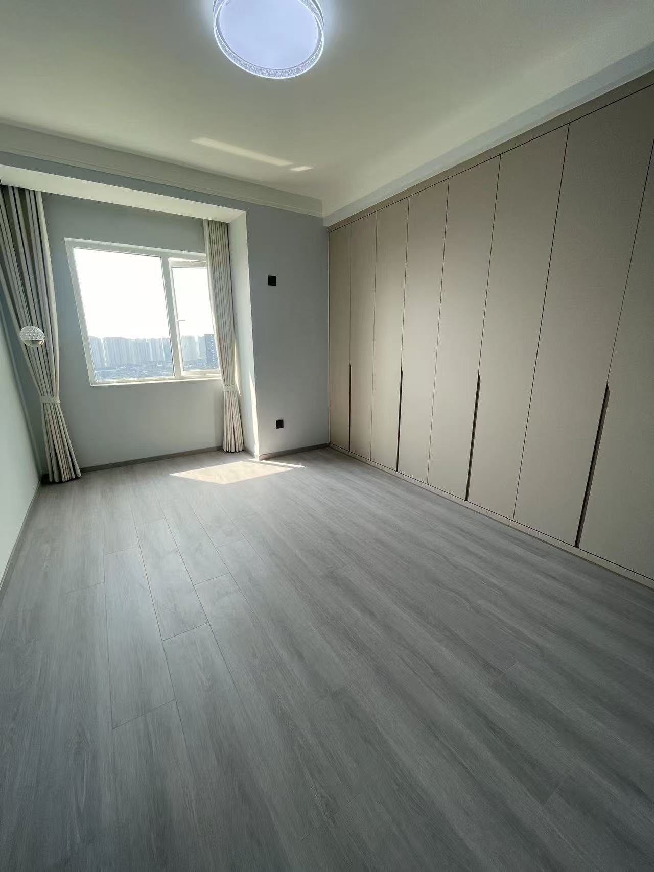 城南地段福星城3室2厅2卫精装修家具家电齐全优价出售！