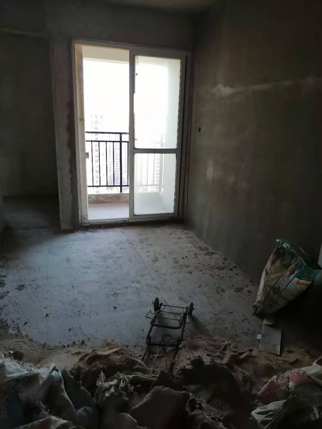 仙桃一中对面 房毛坯大三房单价5字头证件满五