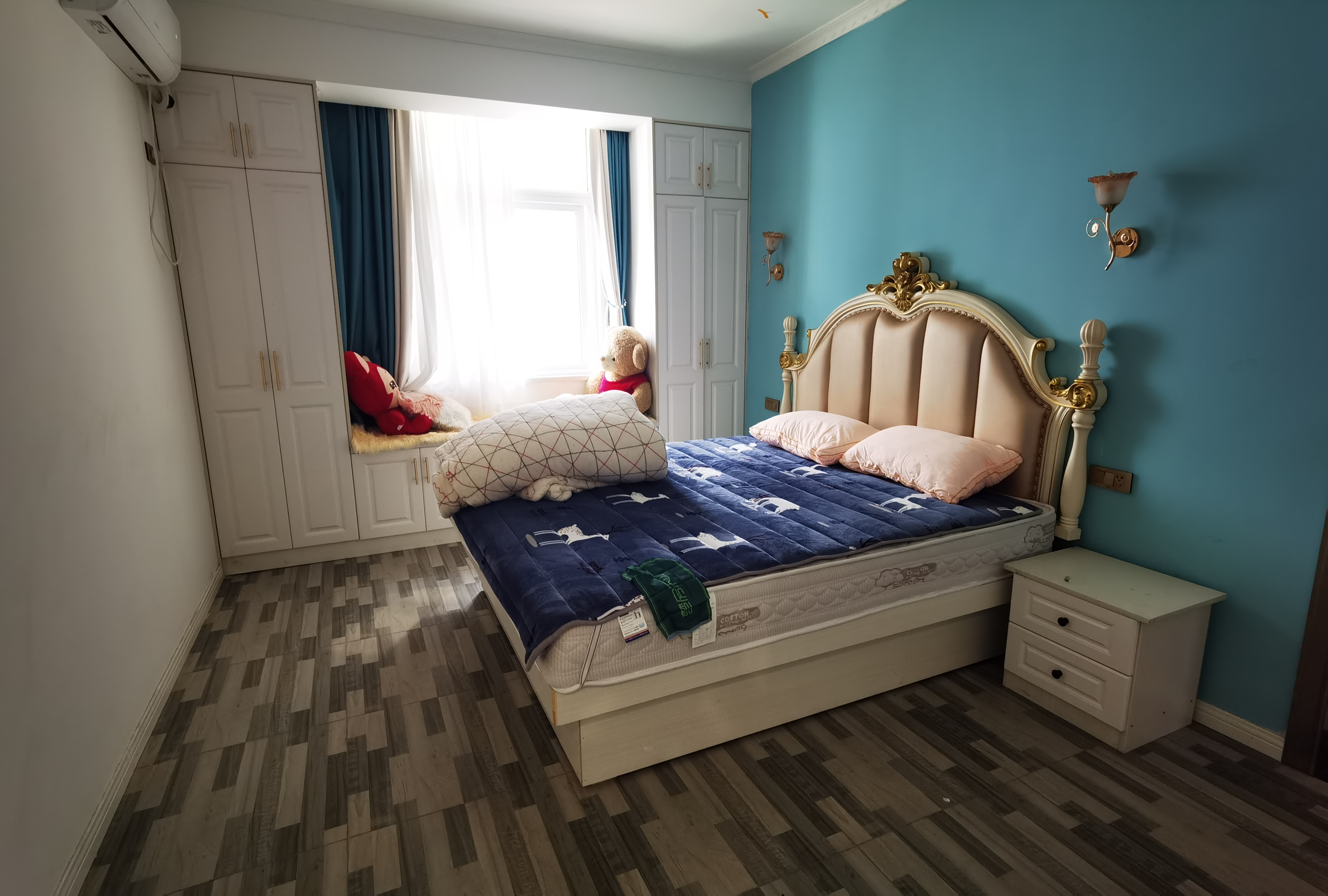 世北春精装四房刚刚装修半年都没怎么住过诚心出售