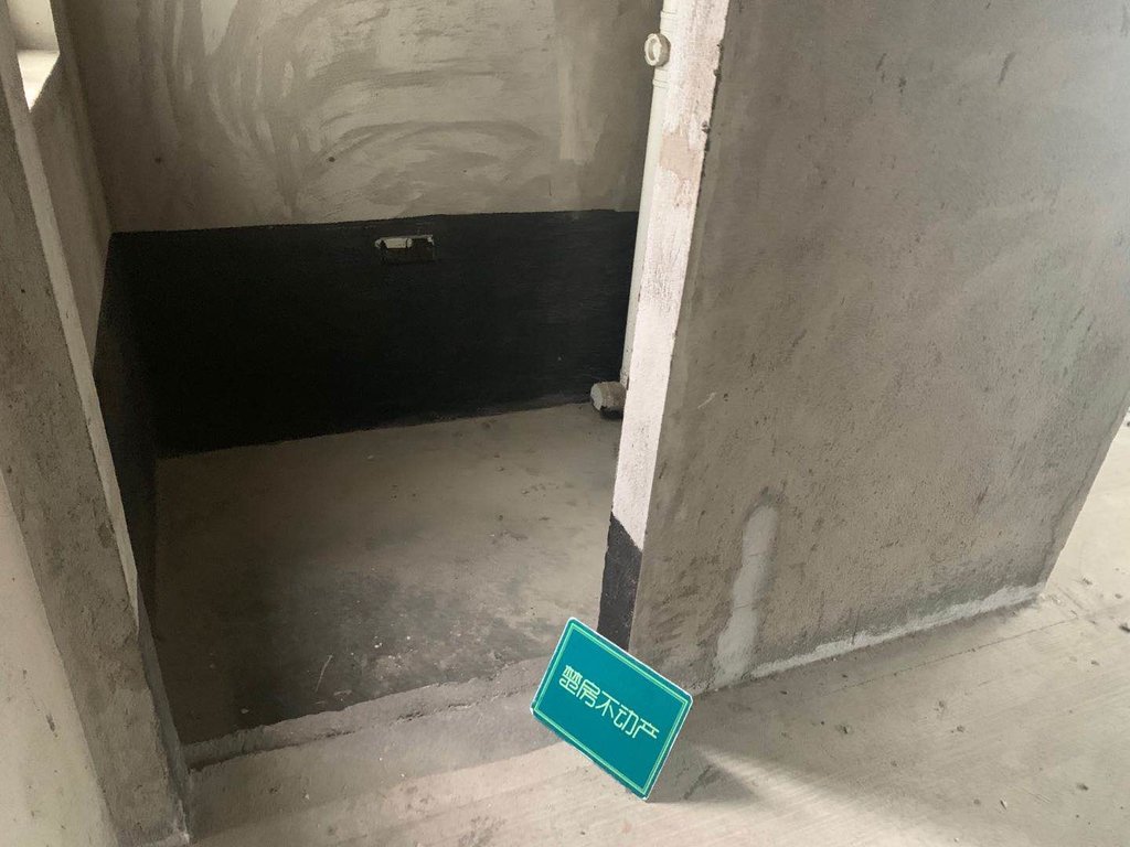 银湖城一中旁建材市场对面大三房南北通透房东诚意出售看房方便