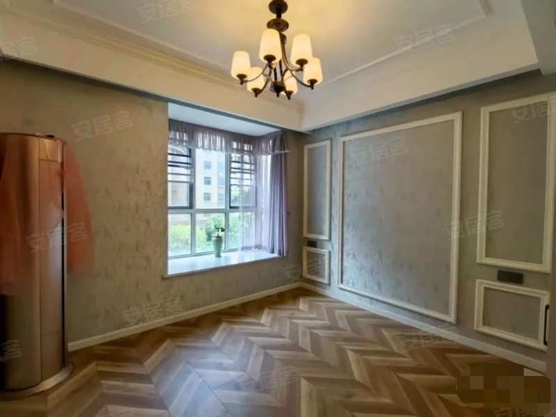 捡漏，时代天骄，精装电梯房，单价3700，大边户，小高层，采光好