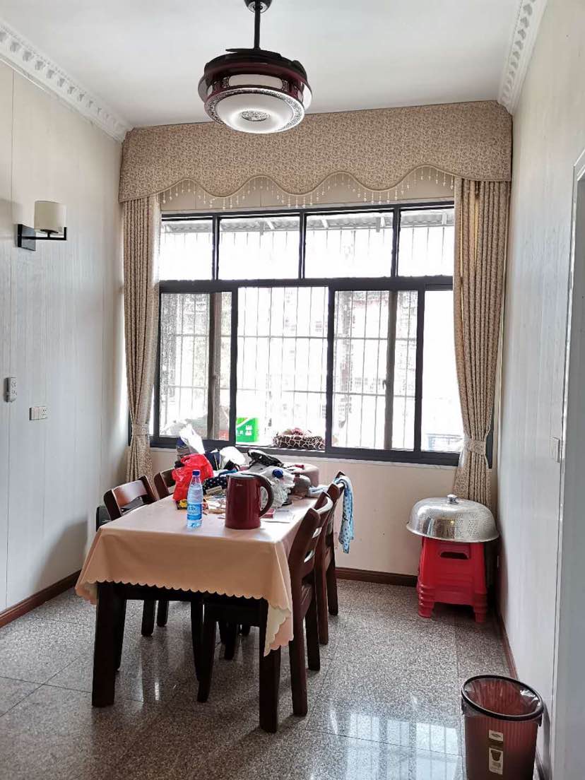 仙源 旁装修三房，陪读不错选择，证件满二，送1楼20平地下室